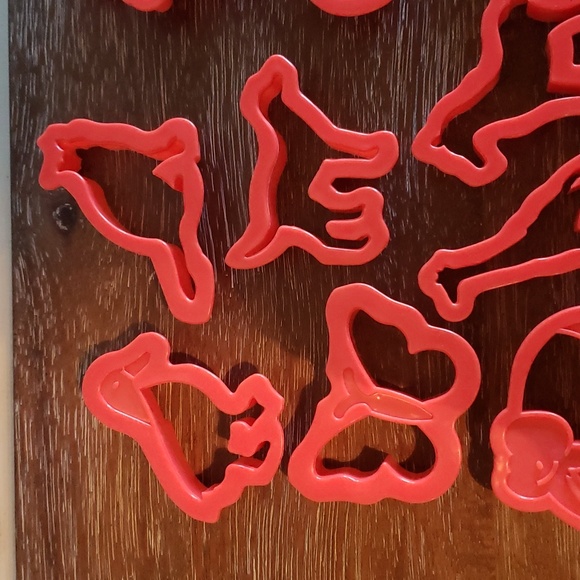 COPY - Vintage! 14 Animal Plastic Cookie Cutters - Picture 3 of 12
